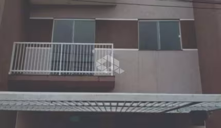 Excelente Sobrado no Bairro Iririú COM MUITO ESPAÇO quatro quartos e três banheiros CONFIRA!