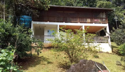 Pra quem quer viver junto a natureza temos uma chácara que oferece conforto praticidade e muito do que a Natureza oferece!