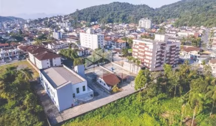 Imóvel a Venda no bairro Saguaçu com terreno COM 3.600 METROS metros quadrados e Construções de quase 1000 metros quadrados