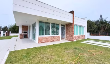 Casa à venda em Atlântida, Xangri-Lá com 4 quartos (4 suítes)