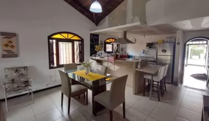 Casa de 3 dormitórios com piscina em Xangri-lá/ Atlântida/RS