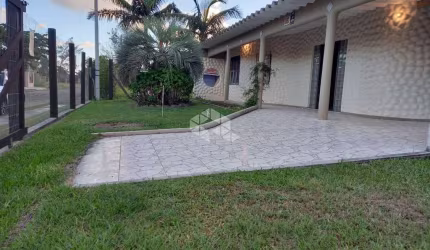 Casa à venda com 3 quartos/dormitórios, 2 vagas/box, em Atlântida, Xangri-Lá/RS