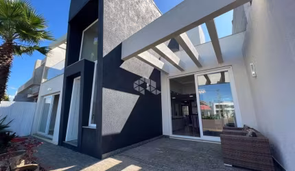 BELÍSSIMA  CASA 5 suítes NO CONDOMÍNIO LAS PALMAS