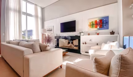 Casa com piscina, mobiliada e decorada Casa com 04 suítes, sendo 02 americanas no Condomínio Riviera