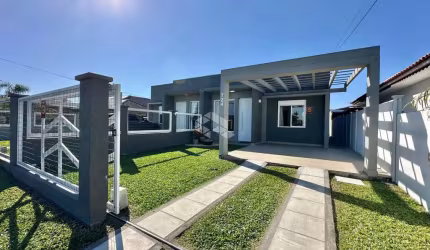 Casa, 03 dormitórios/suíte,  02 vagas, Centro de Xangri-Lá