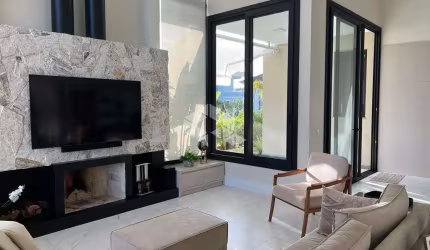 Casa térrea 04quartos/dormitórios e 02 vagas/box no condomínio Quintas do Lagos em Atlântida!