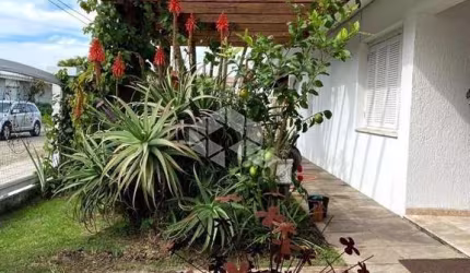 Casa  com 5 dormitórios/quartos, 5 vagas/box, em Atlântida Xangri-LáRS
