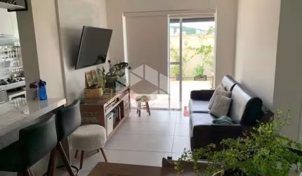 Apartamento nas Nações em Balneário Camboriú com 2 suítes, 2 vagas e 65m²
