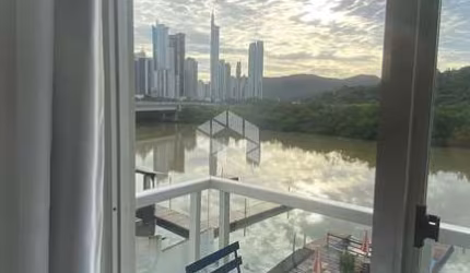 Apartamento reformado 2 dormitórios e 1 vaga semi-mobiliado