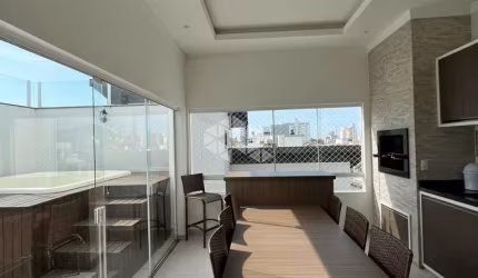 Apartamento 3 quartos com hidromassagem na Praia dos Amores em Balneário Camboriú