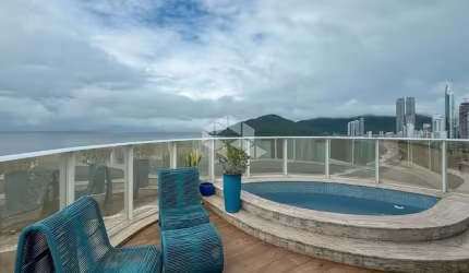 Cobertura Duplex Frente Mar 3 suítes 4 vagas com piscina em Balneário Camboriú