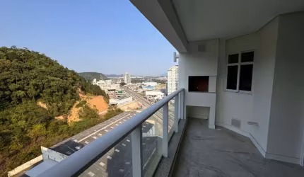Apartamento  2 quartos, sendo 1 suítes com 2 vagas de garagem. Localizado no bairro Ressacada em Itajaí