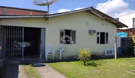 Casa com 03 Quartos em Camboriú