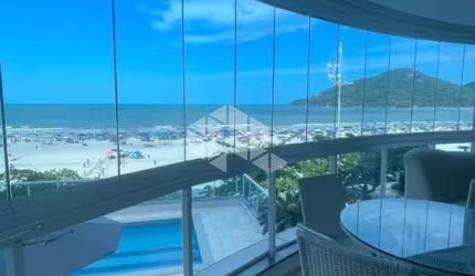 Excelente Apartamento na Av Atlantica beira mar frente mar .