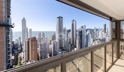 Apartamento novo 4 suítes andar alto no Centro de Balneário