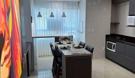 Apartamento Mobiliado 2 dormitórios 2 vagas na Meia Praia
