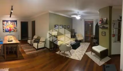 Apartamento com 3 dormitórios, sendo 1 suíte, próximo ao centro de Gramado
