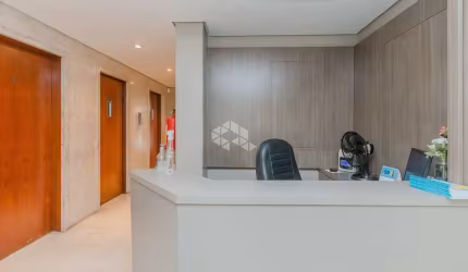 Excelente Clínica Médica, em andar inteiro, 321 m², 7 vagas de garagem no bairro  Moinhos de Vento
