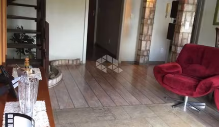 cobertura em excelente localização ao lado do Comercial Zaffari, este imóvel tem 2 dormitórios sendo 1 suíte