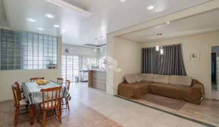 Casa 4 Dormitórios, 4 Vagas Prox. ao Novo Bourbon Teresópolis