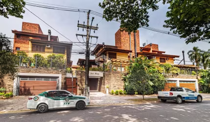 Casa residencial em condomínio no bairro Boa Vista / Porto Alegre