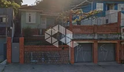 Casa/terreno localizado na Av. Oscar Pereira a 2 minutos na 3º Perimetral.
