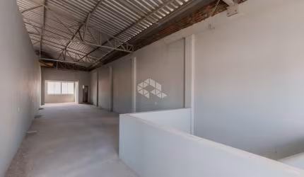 Prédio comercial com 1.200 m2, em ótima localização no bairro Floresta