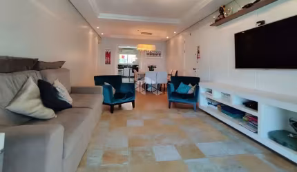 Apartamento semimobiliado com 3 dormitórios , sendo 01 suíte e 2 vagas de garagem.