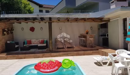Casa em Carlos Barbosa com 4 quartos/dormitórios