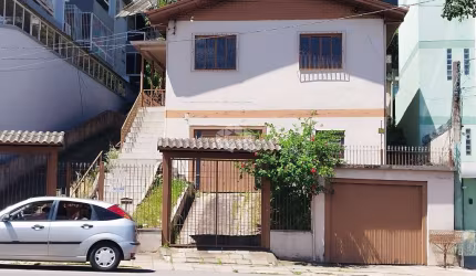 Terreno com  casas no bairro São Roque