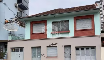 Casa/Terreno na Cidade Alta com 03 dormitórios