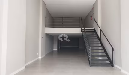 Sala Comercial térrea com mezanino de 228m² privativos.
