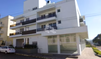 Amplo apartamento 02 dorm., 90 m², próximo a Escola Madre Felicidade.