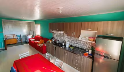 Casa mista com 04 dormitórios em bairro residencial