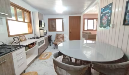 Excelente casa Superior e inferior a venda