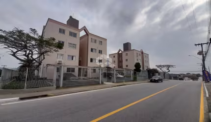 Apartamento com 02 quartos/dormitórios no bairro Serraria, em São José- SC