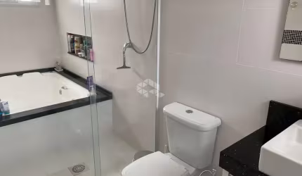 Casa Mobiliada com 03 quartos/dormitórios no bairro Praia Comprida, em São José- SC