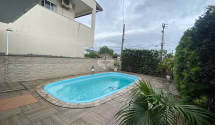 Casa com 04 quartos/dormitórios no bairro Praia João Rosa, em Biguaçu/SC