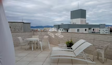Apartamento Duplex com 03 quartos/dormitórios no bairro Areias, em São José/SC