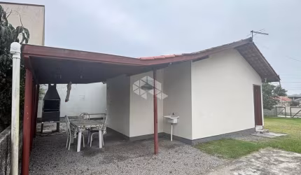 Casa com 02 quartos/dormitórios no bairro Praia do Sonho, em Palhoça- SC