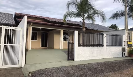 Casa com 2 quartos/dormitórios no bairro Braço São João, em Santo Amaro da Imperatriz- SC