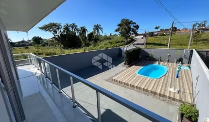 Casa com 4 quartos/dormitórios no bairro Serraria, em São José- SC