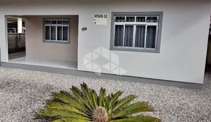 Casa com 3 quartos/dormitórios no bairro Fazenda da Armação, em Governador Celso Ramos- SC
