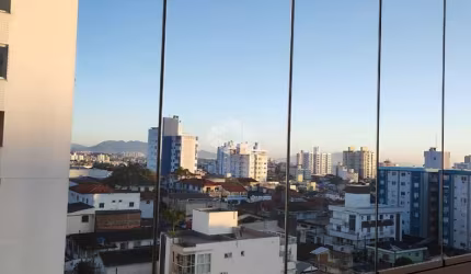 Apartamento com 2 quartos/dormitórios no bairro Barreiros, em São José- SC