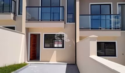 Casa Sobrado com 2 suítes no bairro Areias, em São José- SC