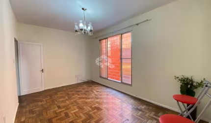 Apartamento DESOCUPADO de 2 dormitórios/quarto, com 72m² privativos