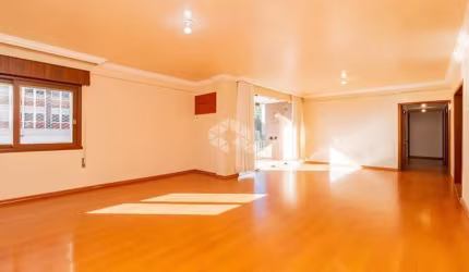 Apartamento 3 dormitórios com box no Moinhos de Ventos