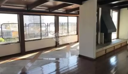 Cobertura com 2 Dorms e 3 banheiros com 237 m²