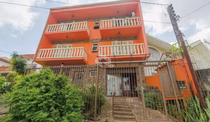Casa 4 dorms à venda Rua Doutor Barbosa Gonçalves, Chácara das Pedras - Porto Alegre