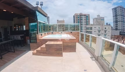Apartamento tríplex com três quartos mobiliado em Perequê Porto Belo SC